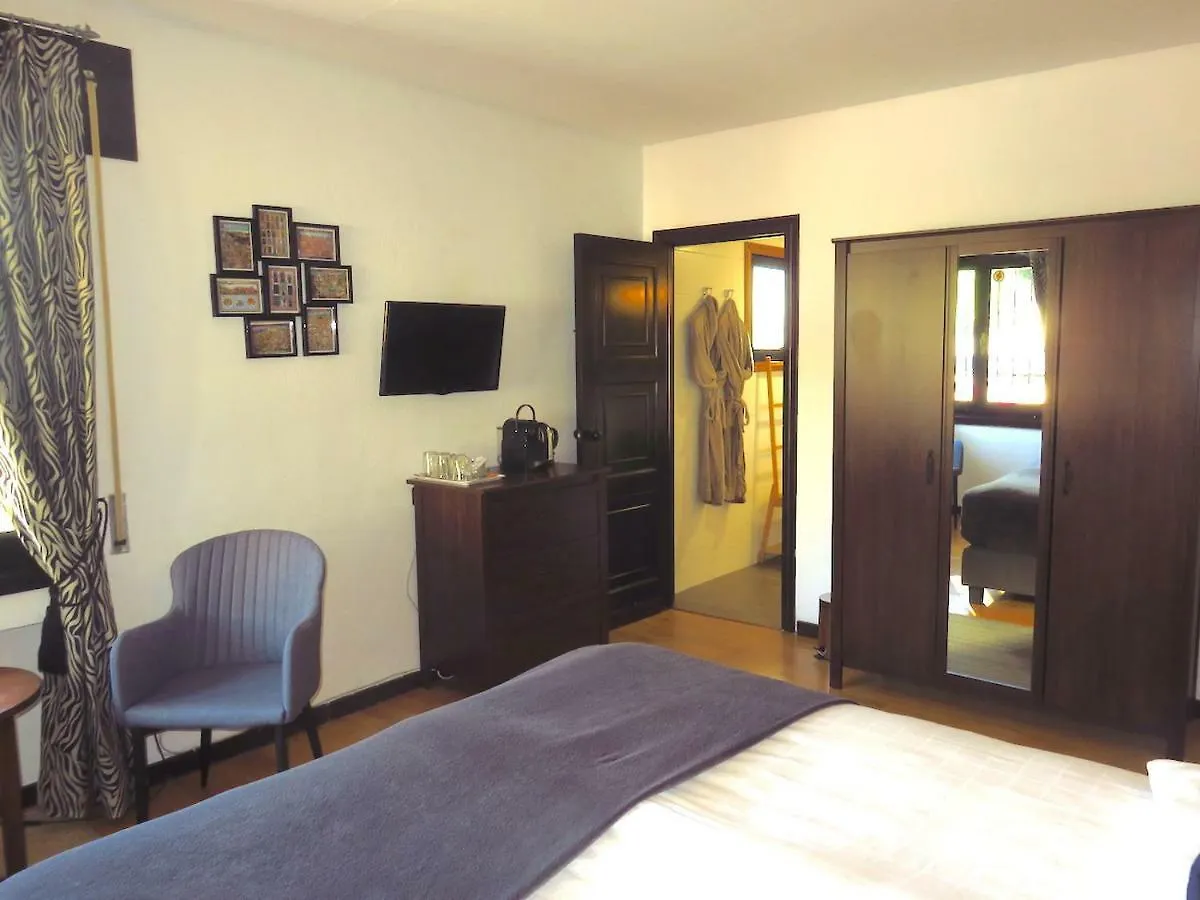 Villa Mare Bed & Breakfast 미하스